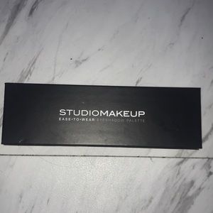 EASE TO WEAR PALETTE